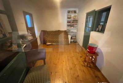 Casă cu 3 camere cu Teren 4500 Mp în Răcari - 1