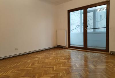 Apartament cu 3 camere decomandat în 1 Mai - 2