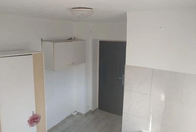 Garsonieră semidecomandată în CET - 2