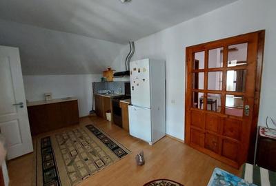 Casă cu 6 camere în Piața Centrală - 1