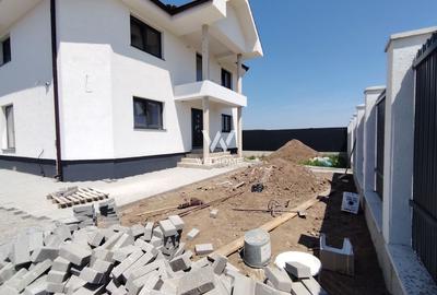 Casă individuală cu 5 camere în Cristian