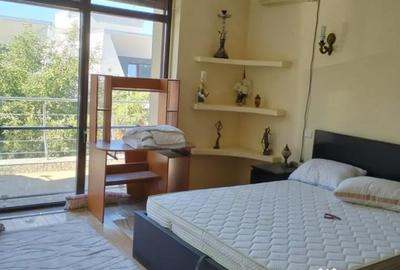 Casă cu 7 camere cu Teren 700 Mp în Central - 1