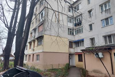 Apartament cu doua camere situat la etajul 4 in bloc P+4E - 1