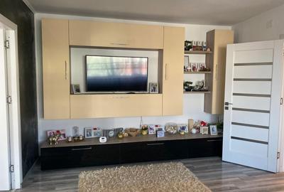 Apartament cu 2 camere semidecomandat în Cuza Vodă