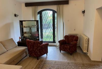 Apartament cu 3 camere decomandat în Central - 1