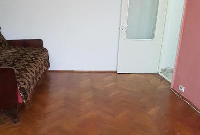 Apartament doua camere, nedecomandat, etaj doi, liber, pe Stadionului - 14