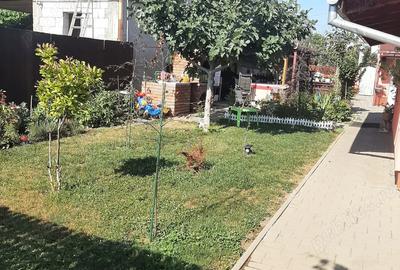 2 Case cu 7 camere, 2 bucatarii si 3 bai, intr-o curte cartierul Gradiste - 18