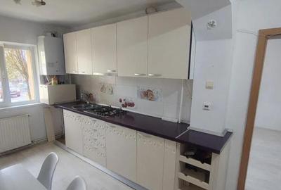 Apartament cu 3 camere, decomandat - zona Racadau.. - 1