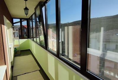 Apartament cu 3 camere decomandat în Făget - 16