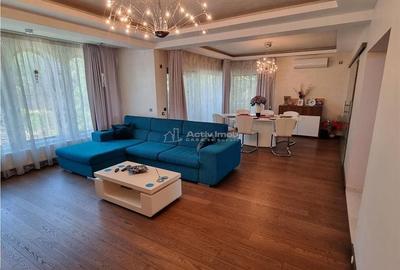 Casă cu 6 camere cu Teren 1659 Mp în Central - 2