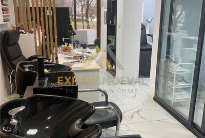 Spațiu comercial, de 50 mp, în Central - 4
