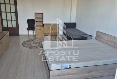 Garsonieră decomandată, mobilată în Soarelui