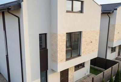 Casă cu 4 camere cu Teren 250 Mp în Central