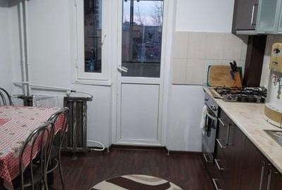Apartament cu 2 camere decomandat în Sărari