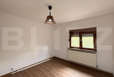 Apartament 3 camere decomandat, et. 1, 72 mp, zona 1 Mai - 13