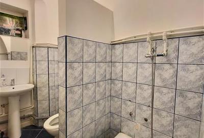 Spațiu comercial, de 75 mp, în Central - 11