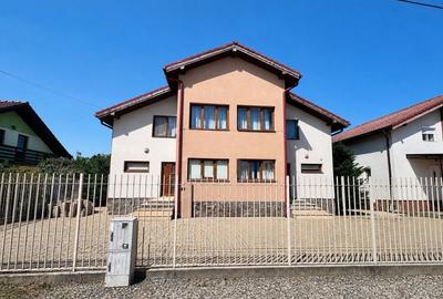 Duplex cu 4 camere cu Canalizare în Moșnița Nouă - 1