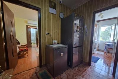 Apartament cu 3 camere semidecomandat în Orizont - 2