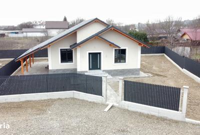 Casă cu 3 camere în Hemeiuș - 1