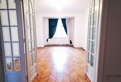 Apartament cu 4 camere circular în Central - 3