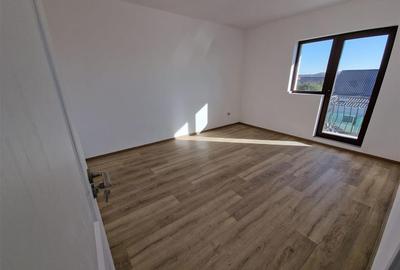 Apartament cu 2 camere decomandat în Cug - 2