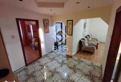 Apartament cu 4 camere decomandat în Central - 1
