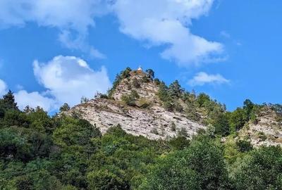 Apartament cu 3 camere semidecomandat în Central - 1