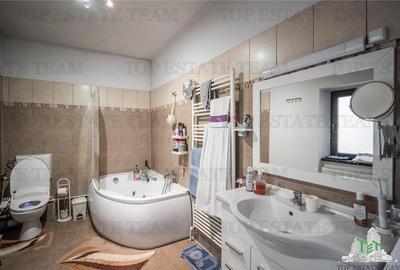 Casă individuală cu 7 camere cu Canalizare în Banu Manta - 15