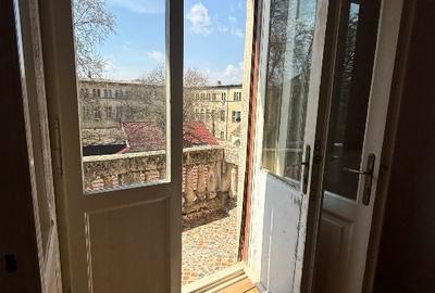 Apartament cu 5 camere decomandat în Sinaia - 9