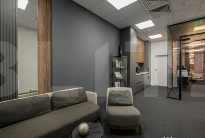 Spațiu comercial, de 130 mp, în P-ța Victoriei - 4