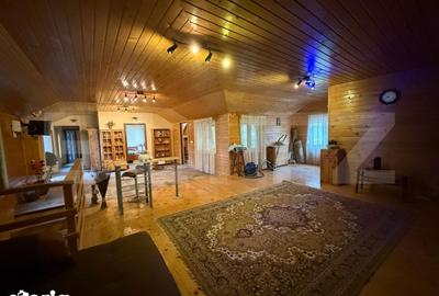 Casă cu 6 camere cu Teren 748 Mp în Cârcea