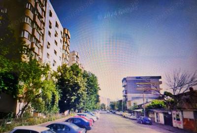 Apartament cu 3 camere decomandat, mobilat în Vitan