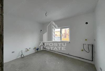 Casă cu 4 camere cu Teren 180 Mp în Giarmata