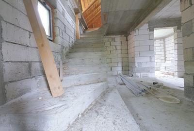 Casă cu 9 camere cu Teren 250 Mp în Valea Popii - 14