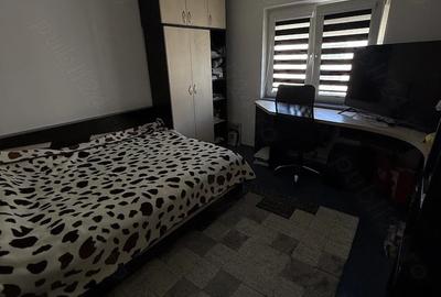 Apartament cu 3 camere semidecomandat în Central - 4