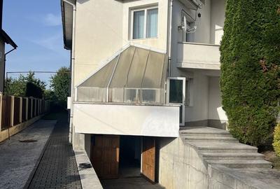 Casă cu 4 camere în Central - 1