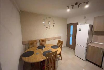 Apartament cu 3 camere decomandat în Micro II - 10