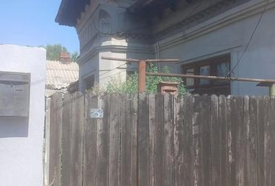 Casa de vanzare