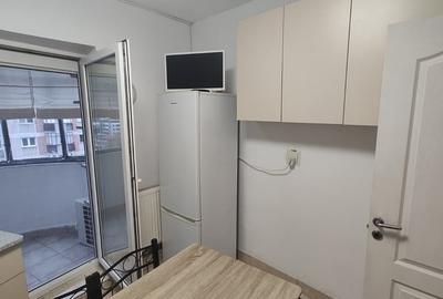 Apartament cu 3 camere decomandat în Crângași - 10