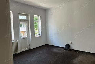 Apartament cu 4 camere decomandat în Central - 3