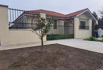 Casă cu 4 camere cu Teren 400 Mp în Parța - 2