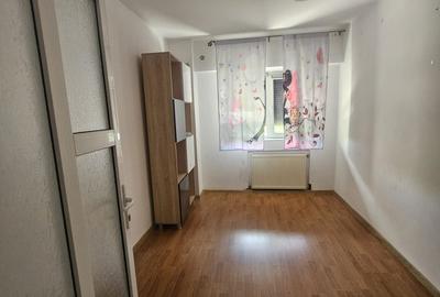 Apartament cu 4 camere decomandat în Milcov - 7