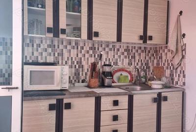 Apartament cu 3 camere decomandat în Poarta 6 - 3