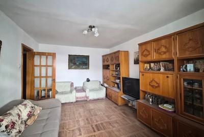 Apartament cu 2 camere decomandat în Casa de Cultură - 1