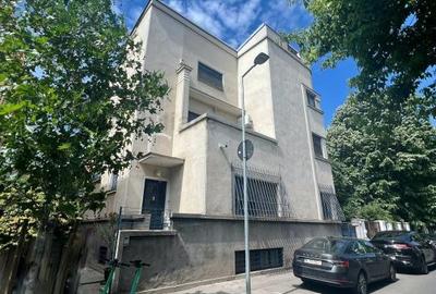 Casă individuală cu 16 camere în Ultracentral