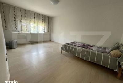 Apartament cu 3 camere decomandat în Rogerius