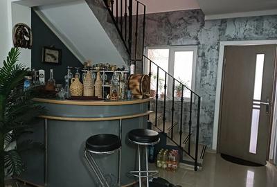 Vand casa in Navodari in cartierul de vile - 2