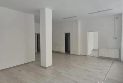 Spațiu comercial, de 105 mp, în Central - 3