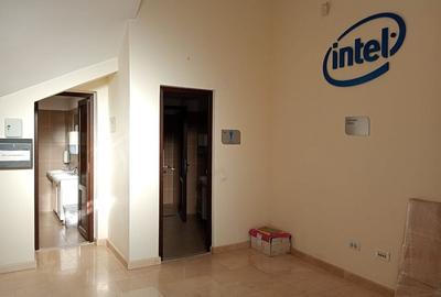 Casă cu 4 camere cu Canalizare în Central - 10