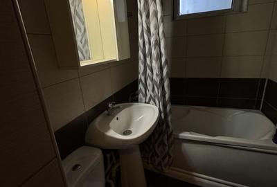 Tomis Nord - piața Ciresica 3 camere decomandate 67 mp - 16